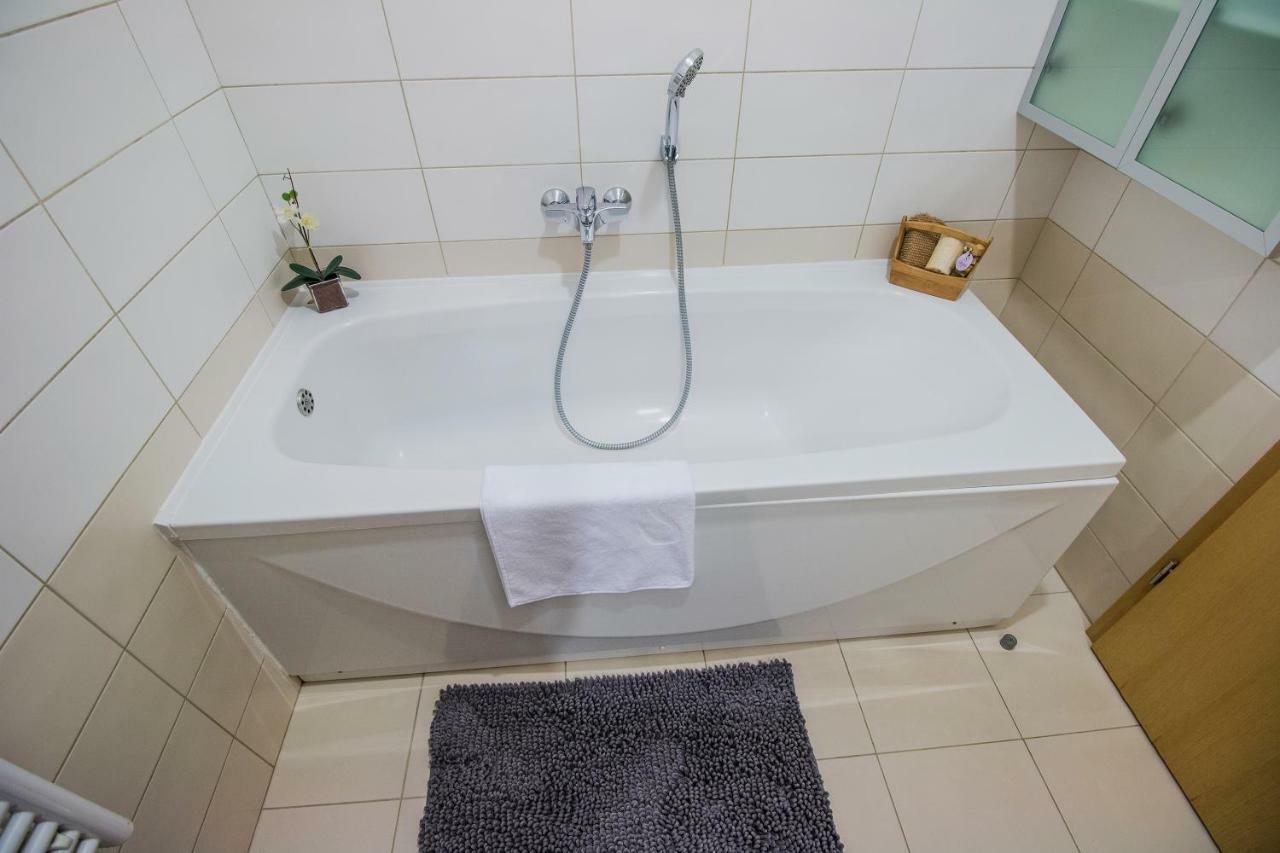 Apartment Montesa Zadar With Free Parking And Balcony Exterior photo